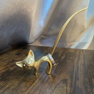 Gold Toned Metal Cat Ring Holder With Rhinestone Eyes Vintage